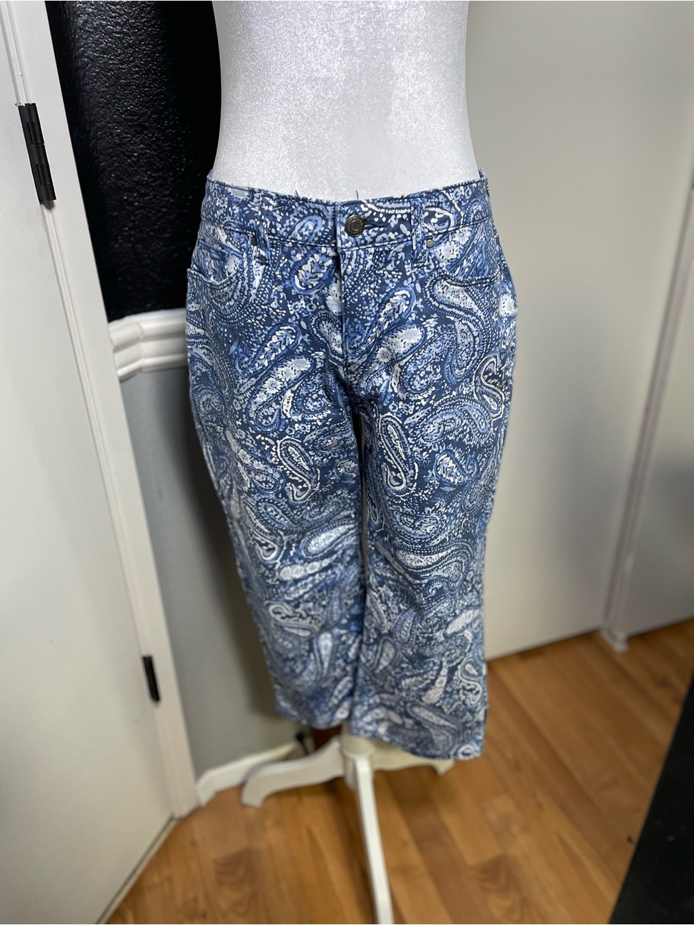 croft & barrow Blue Paisley Cropped Jeans